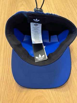 Gorra Adidas Skate Negra y Azul