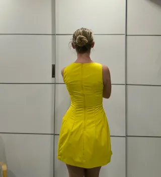 Vestido corto amarillo