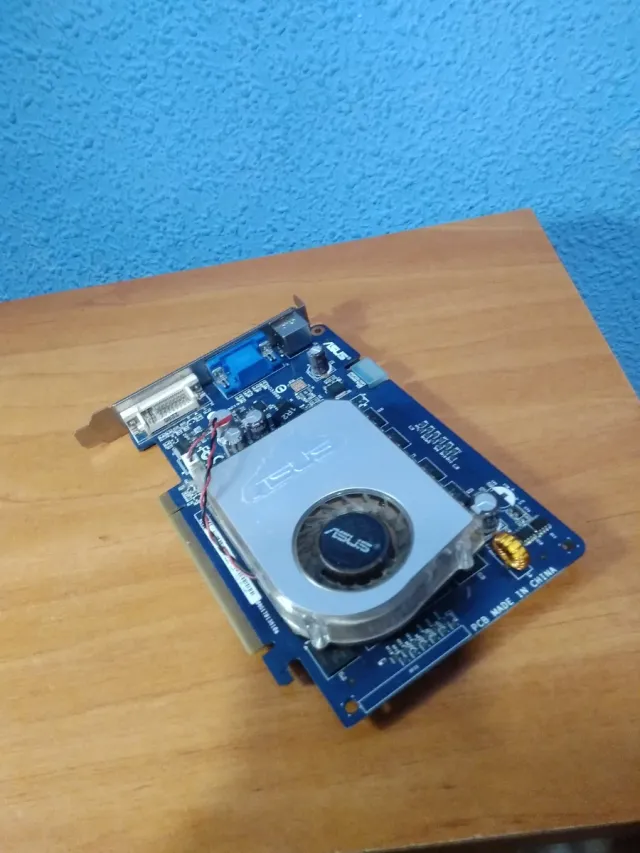Tarjeta Gráfica Asus PCI Express 512MB