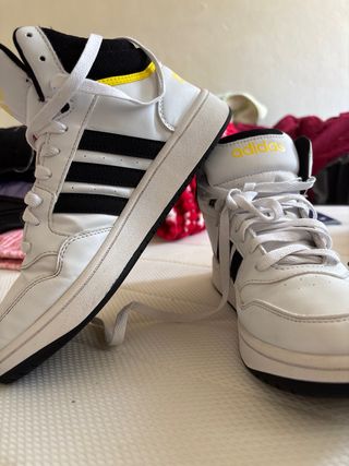 Zapatillas Adidas Blancas y Negras Talla 38