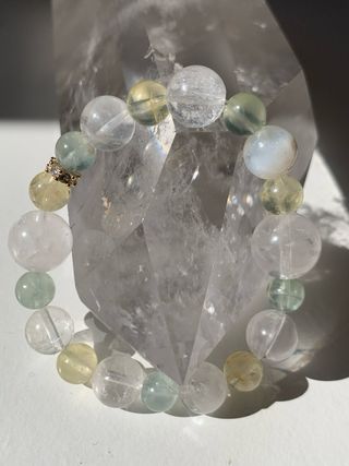 Pulsera Energética Prehnita y Fantasma Blanco