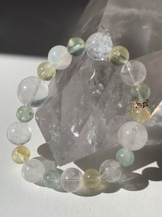 Pulsera Energética Prehnita y Fantasma Blanco