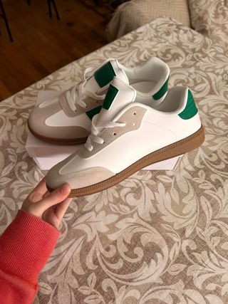 Zapatillas deportivas sin estrenar