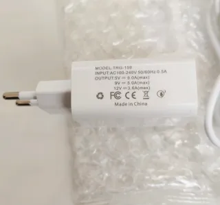 Cargador móvil USB 120W carga rápida cable tipo C.