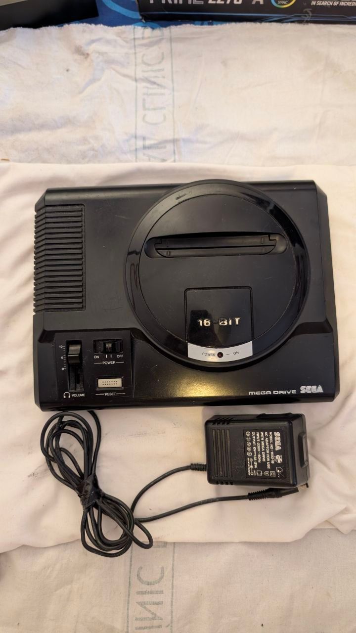 Consola Sega Mega Drive Negra + Fuente Original