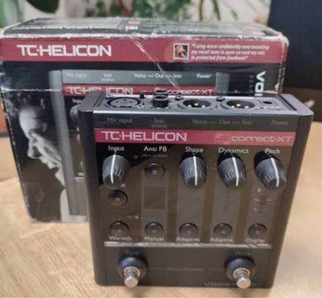 TC-Helicon VoiceTone Correct XT con caja