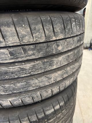 Michelin Pilot Sport 4S 295/35R21