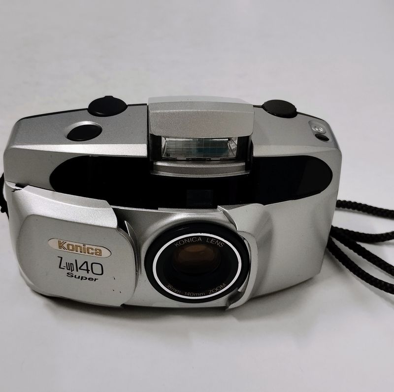 Cámara Konica Z-up 140 Super