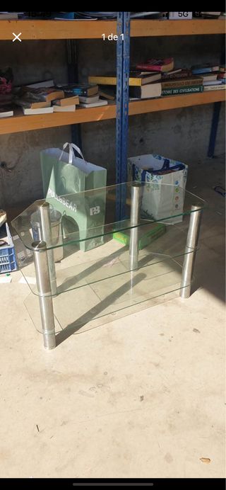 Mesa de cristal y metal