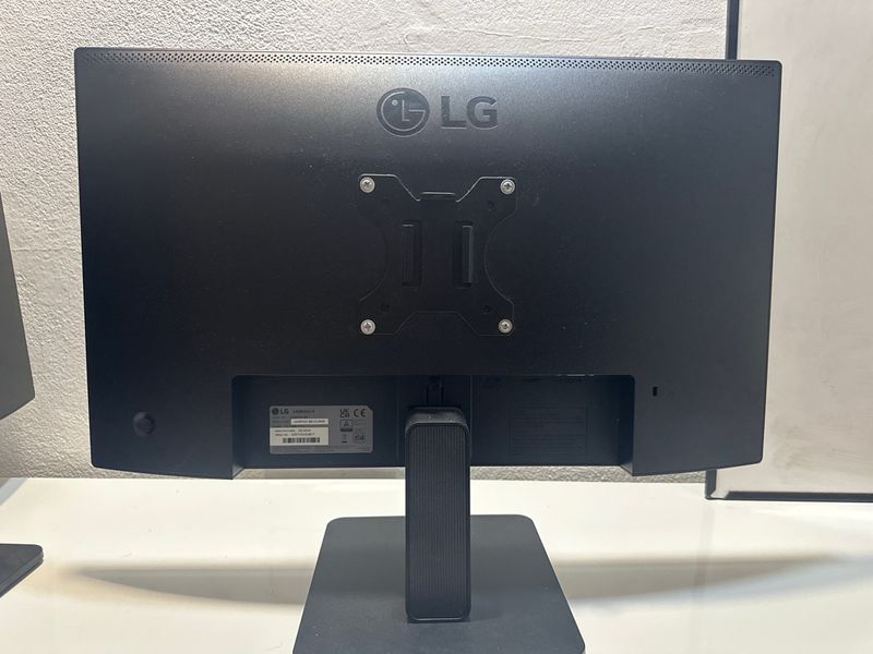 Monitor LG 24” Pulgadas afbeelding 2