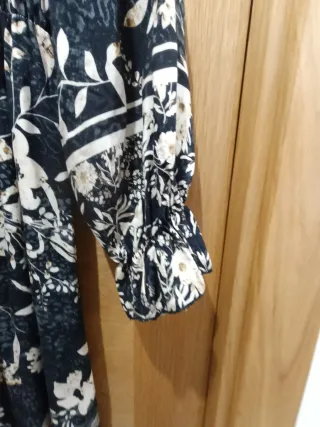 Vestido largo estampado negro y beige