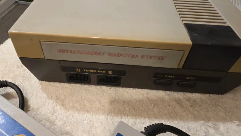 Consola Clónica NES con Pistola 2 mandos afbeelding 2