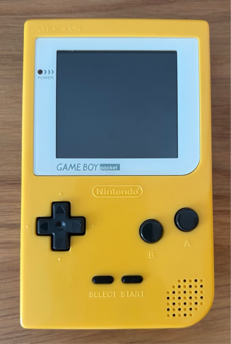 Game Boy Pocket Amarilla Carcasa y Pantalla IPS