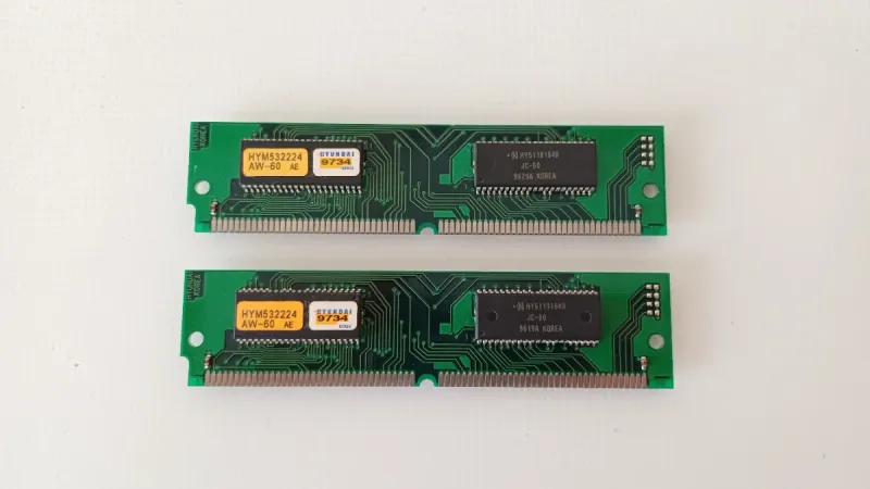 2x Módulos RAM Hyundai HYM532224AW-60 8MB