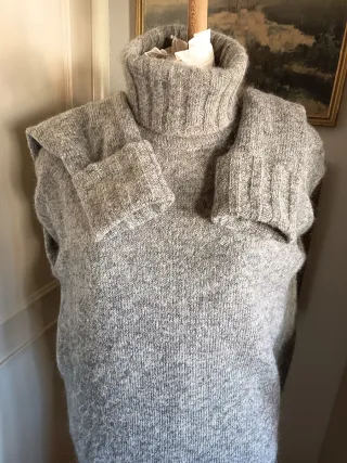 Jersey COS cuello alto gris