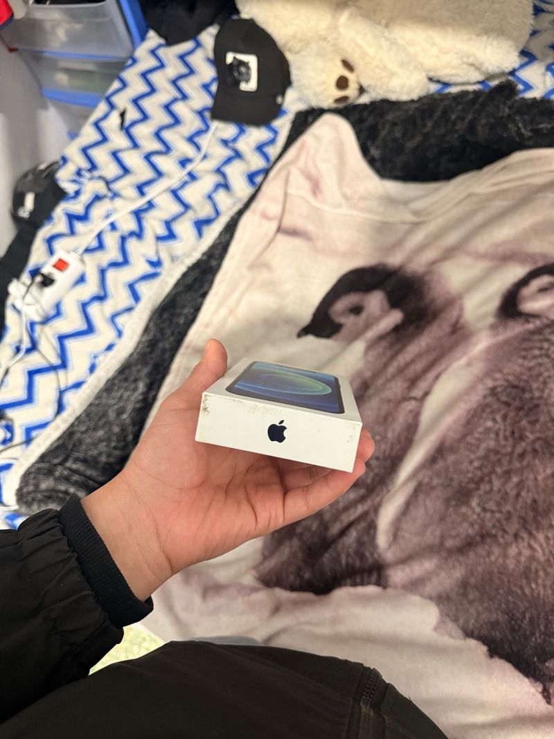 Caja iPhone 12 afbeelding 6