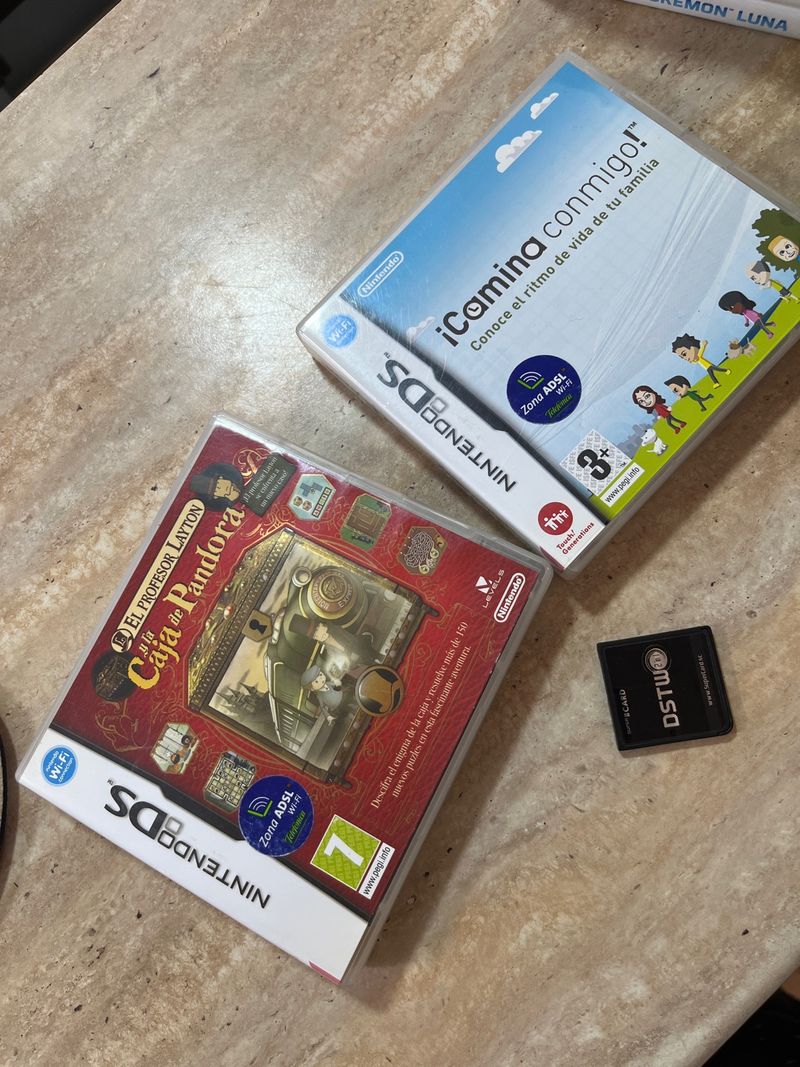 Juegos Nintendo DS: Layton y Camina Conmigo