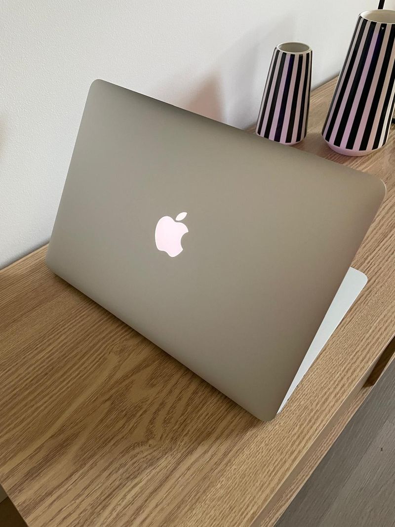 MacBook Air 13 2017 i5 8GB 128GB SSD afbeelding 3
