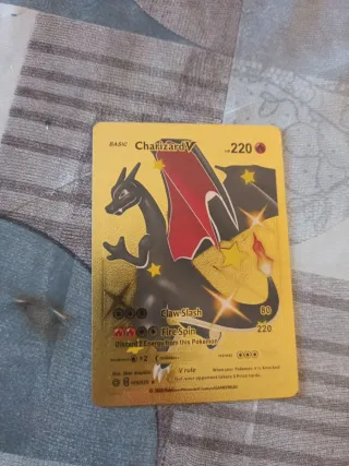 Carta Pokémon Charizard V Oro