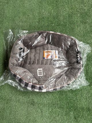 Cama para perros y gatos gris y blanco