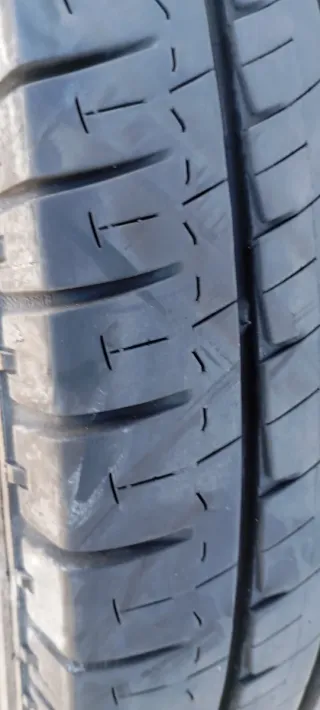 Michelin 215/70 R15C 109/107S Carga