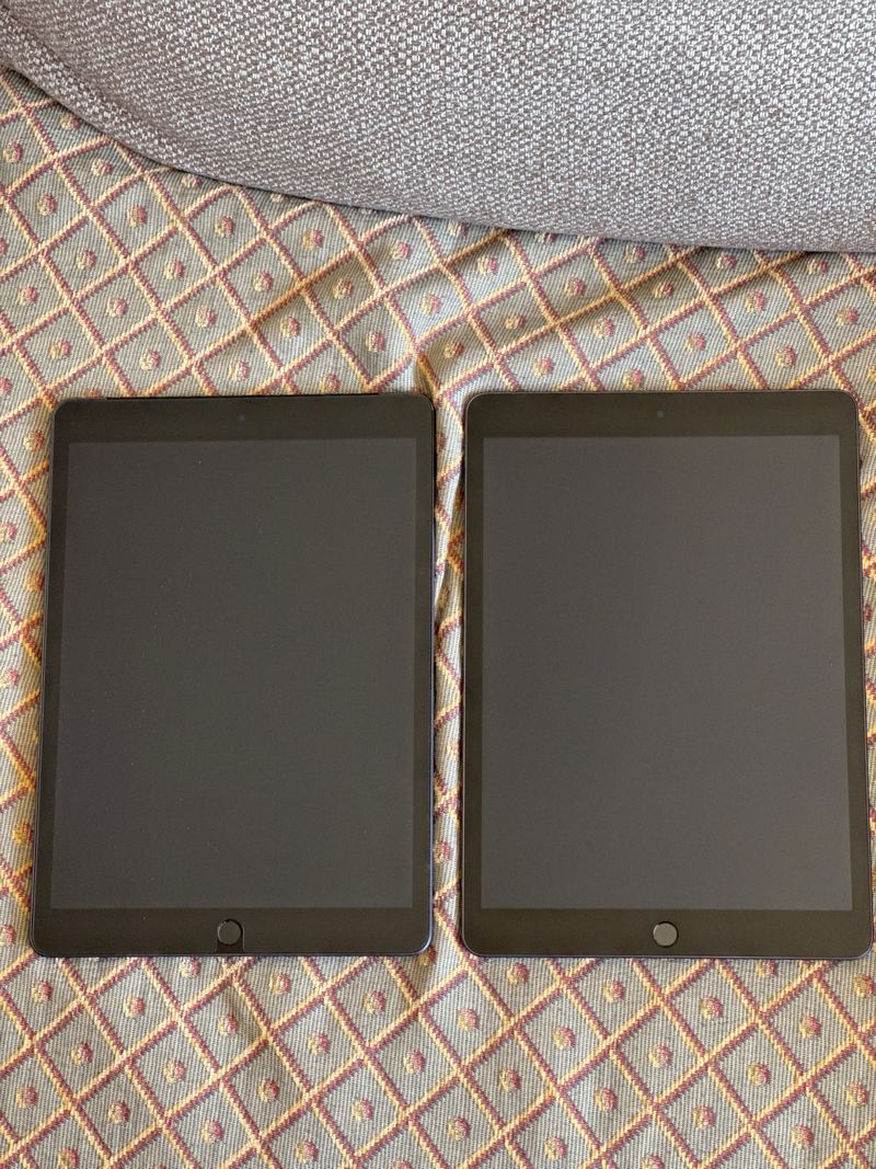 2 iPads 2021 9ª Gen 64GB