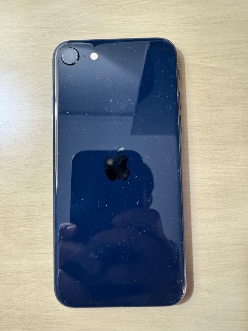 iPhone SE 3 64GB Azul + 2 fundas
