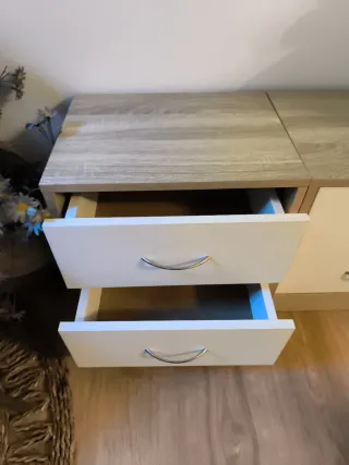 Comodini in legno (due)