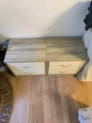 Comodini in legno (due)