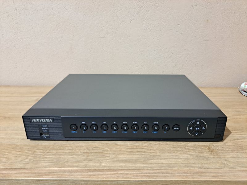 Hikvision DVR DS-7204HUHI-SH/A Registrador