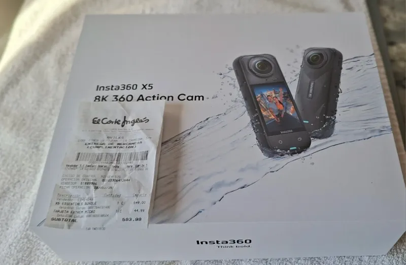 Insta360 X5 8K 360 Action Cam + 2 Tarjetas MicroSD