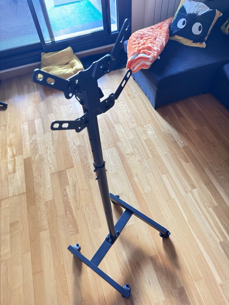 Soporte TV con ruedas 13-42 montado sin usar