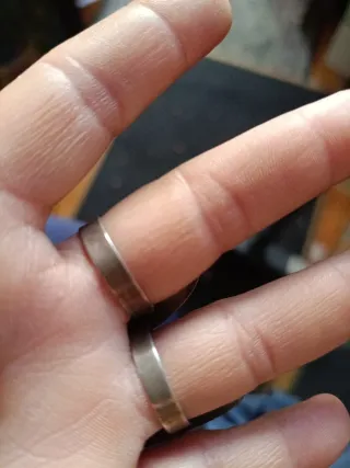 Anillos de Plata con Piedras Negras y Verdes