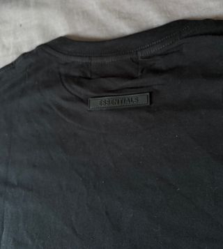 Camiseta Essentials Negra