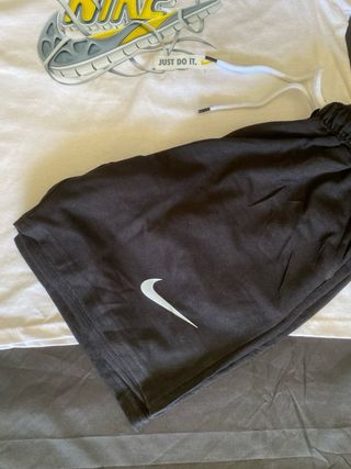 Conjunto Deportivo Nike Camiseta y Pantalón Corto