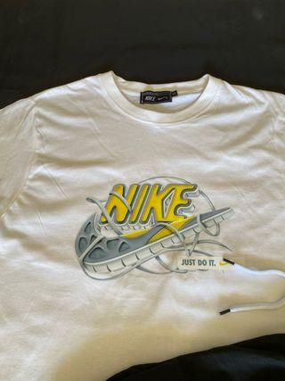 Conjunto Deportivo Nike Camiseta y Pantalón Corto