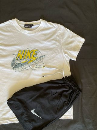 Conjunto Deportivo Nike Camiseta y Pantalón Corto