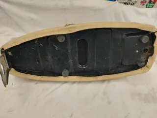 Asiento Moto Vespa Crema