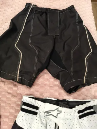 Pantalones Enduro Fox y Alpinestars