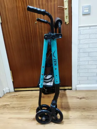 Andador con asiento y cesta para personas mayores