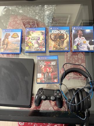 Consola PS4 Negra + 5 Juegos + Mando+ Auriculares