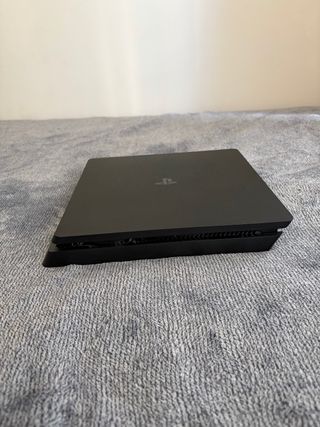 Consola PS4 Negra + 5 Juegos + Mando+ Auriculares