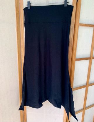 Falda sirena elástica negra con aberturas