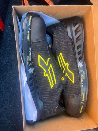 Zapatillas U-Power Negras y Amarillas Nuevas