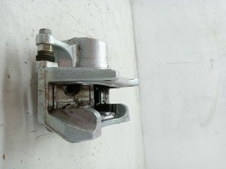 PINZA FRENO DELANTERA IZQUIERDA HYUNDAI KONA 613516
