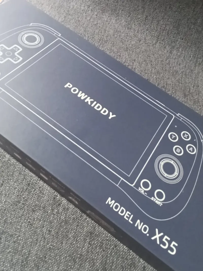 Consola portátil de juegos retro powkiddy x55