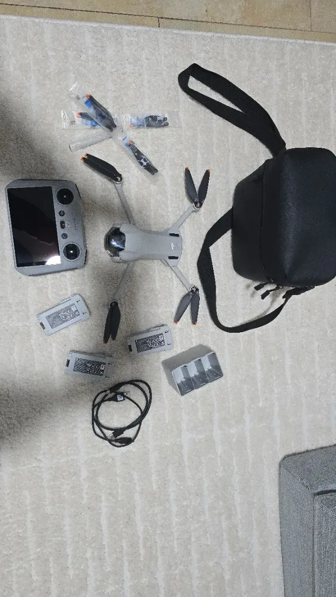 Dron DJI Mini 3 con mando RC