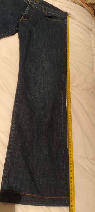 Pantalón vaquero de la marca Gasucci talla 46/48,