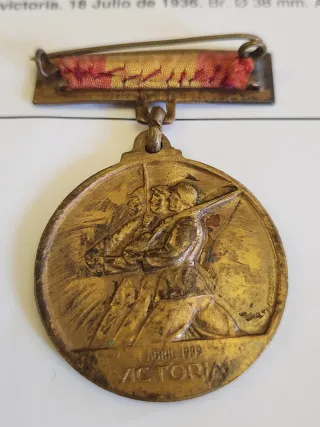 Condecoración Española. Alzamiento y Victoria EBC-