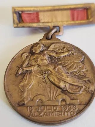 Condecoración Española. Alzamiento y Victoria EBC-